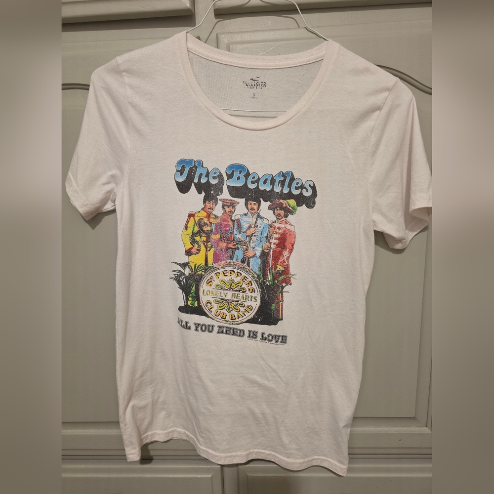 Hollister Cream T-Shirt - The Beatles